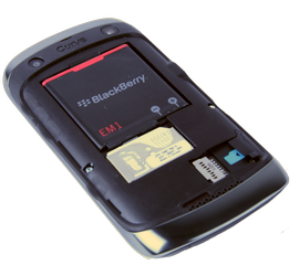 Line up the gold contacts on the battery with the contacts on the Curve 9360. Insert the bottom part of the battery first, then push the battery down into place.