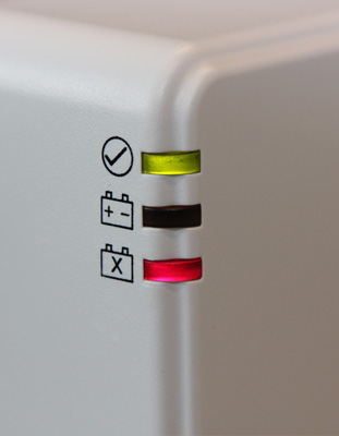 UPS-1215 indicator light indicating when to replace