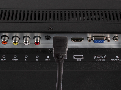 Pour déterminer lʼentrée à utiliser, regardez à lʼarrière de votre téléviseur et localisez le port dans lequel est branché le câble provenant de votre récepteur Bell Télé. Dans le présent exemple, le câble est branché au port HDMI 1. Le nom de lʼentrée sera identique au nom du port.