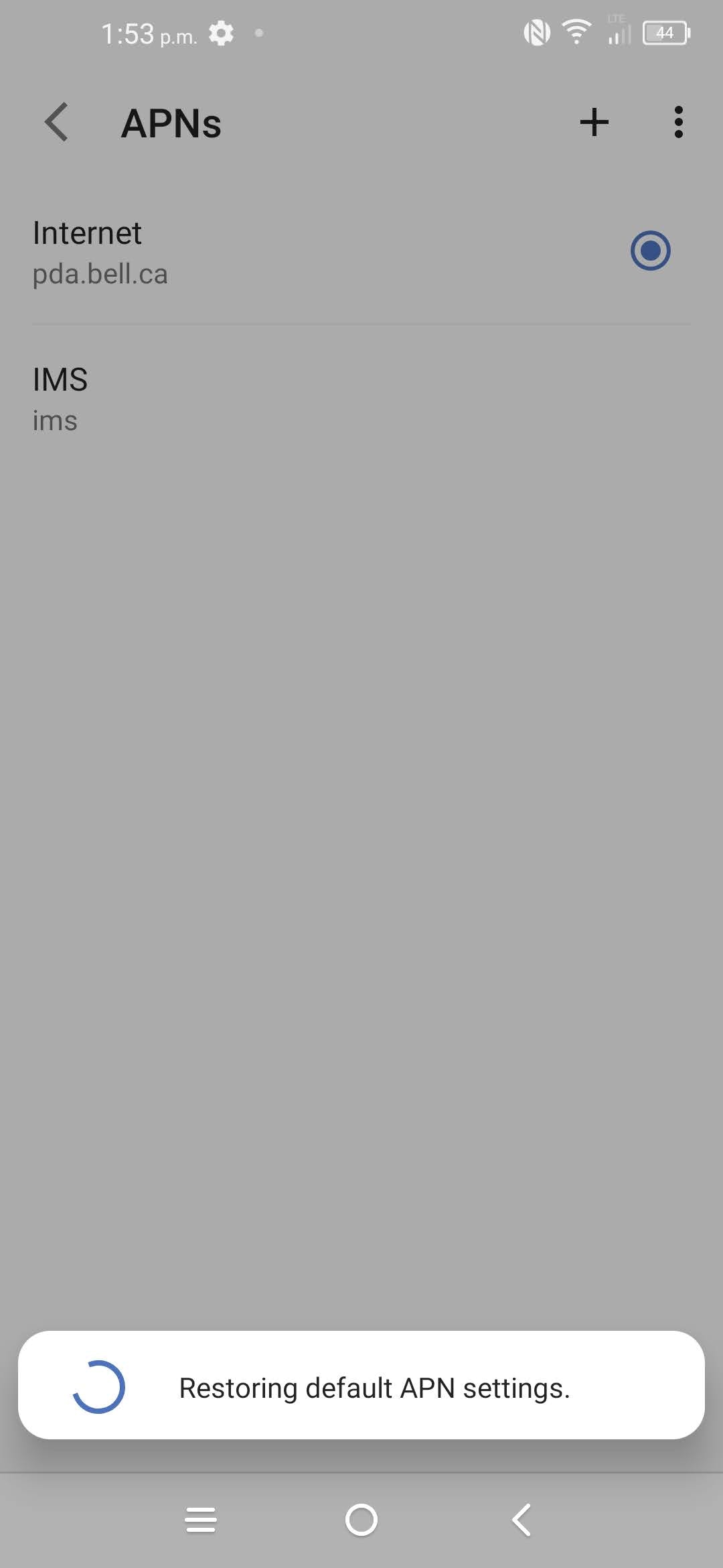 The APN settings have been reset to default.